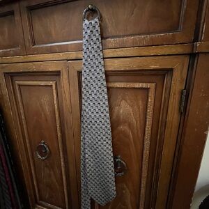 Elegant Gray Geometric Necktie